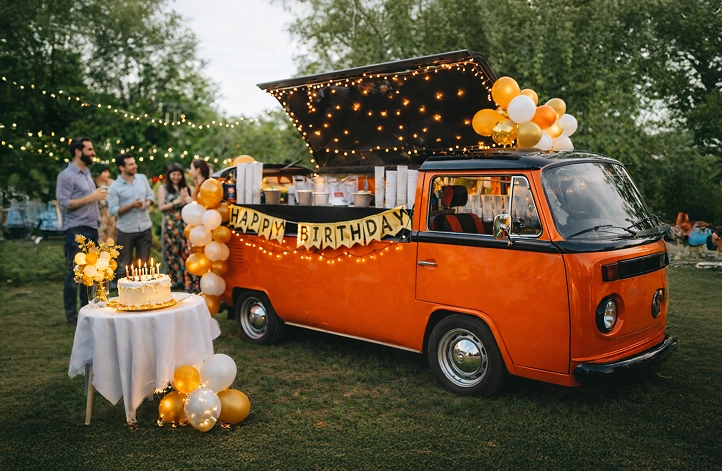 Anniversaire avec bar mobile Combi Bar Event